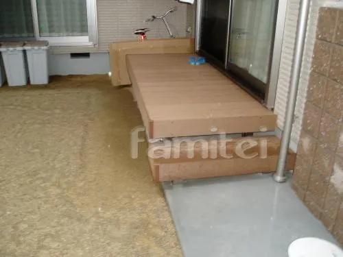 堺市の新築オープン外構　カーポート　機能門柱　樹脂ウッドデッキ