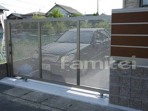 京都市の新築外構　目隠しフェンス塀　石門柱　引戸門扉
