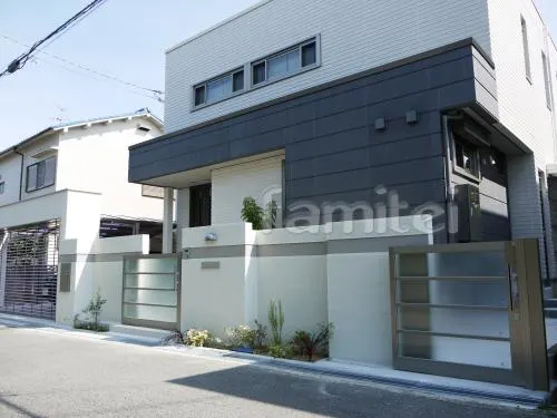 河内長野市のクローズ外構　スライドドア　電動シャッター