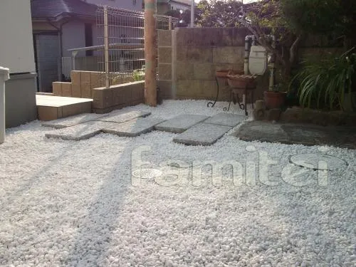 川西市 土工事 白玉砂利 石貼り