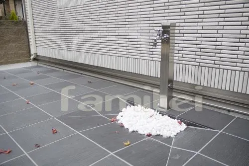 亀岡市　庭リフォーム　タイルデッキ　ウッドデッキ　池囲いゴロタ