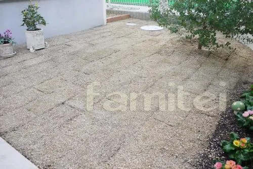 香芝市　オープン外構 南欧風　シンボルツリー　物置　カーポート　立水栓