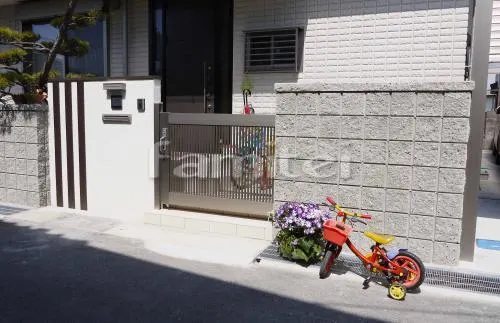 和泉市　クローズ外構　塗り壁門柱　電動シャッターゲート　カーポート