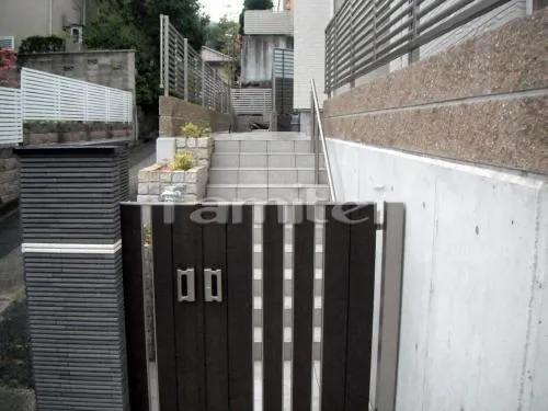 吹田市　高台クローズ外構　目隠しフェンス　サンルーム：タイルデッキセット