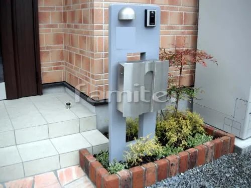 守山市　オープン外構　アプローチ：自然石乱形貼り　目隠しフェンス