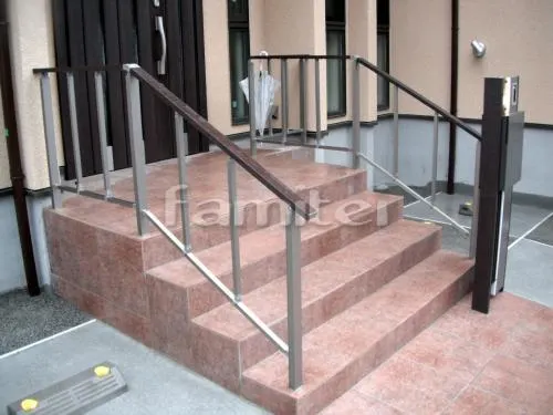 西宮市　オープン外構　アプローチ　機能門柱　門扉　カーポート1台