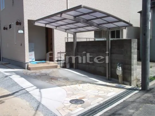 豊中市　オープン外構　カーポート1台　アプローチタイル　目隠しフェンス