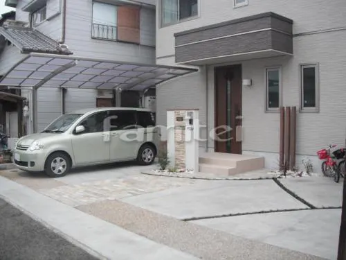 尼崎市　石タイル門柱 木製調ＦＲＰ角柱 ディーズガーデンティンバー