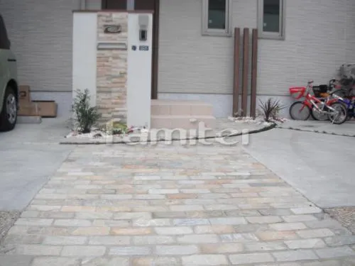 尼崎市　石タイル門柱 木製調ＦＲＰ角柱 ディーズガーデンティンバー