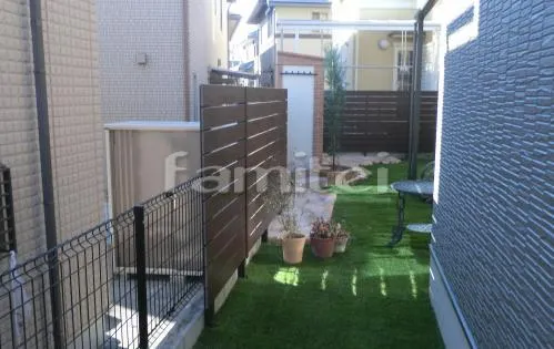 富田林市　庭リフォーム　人工芝　目隠しフェンス　木製調　物置