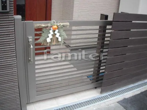 八尾市　門まわり　引戸門扉　車庫　ガレージ　門扉　カーポート