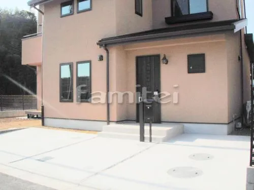 和歌山市　駐車場コンクリート仕上げ　人工木ウッドデッキ タカショー エコエバー