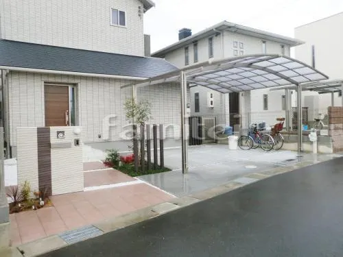 和泉市　タイル門柱　目隠しパーテーション木製調アルミ角材　