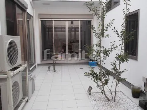 守口市　シンプル和モダン外構　門構えアーチ LIXILプラスＧルーフ