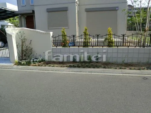 芦屋市　タイルデッキ　植栽　常緑フェイジョア