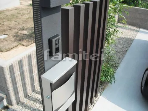 大津市　和モダン外構　木製調アルミ角柱ファザードウォール プランパーツ