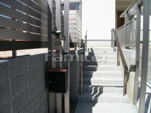 宇陀市 新築シンプル外構 角柱門柱 郵便受けポスト エクスポストプレイン