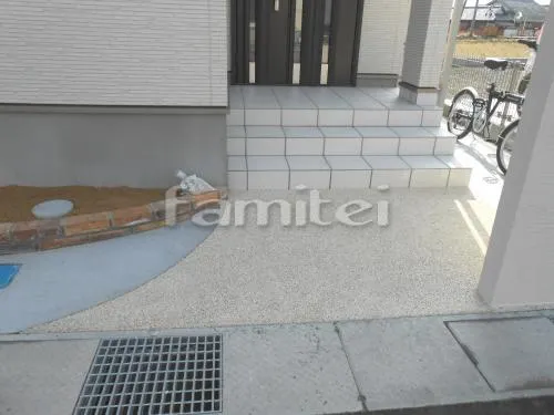 紀の川市　新築オープン外構　ガラスブロック門柱　レギュラーテラス屋根1階