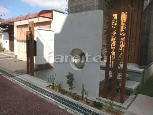 柏原市 新築オープン外構 和風門柱 木製調デザイン角柱 人工芝