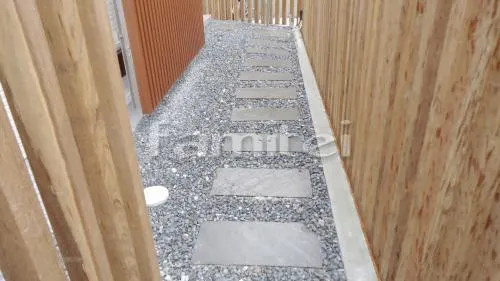 四條畷市 新築オープン外構 ウリン角柱 75角 ウッドデッキ アプローチ 板石