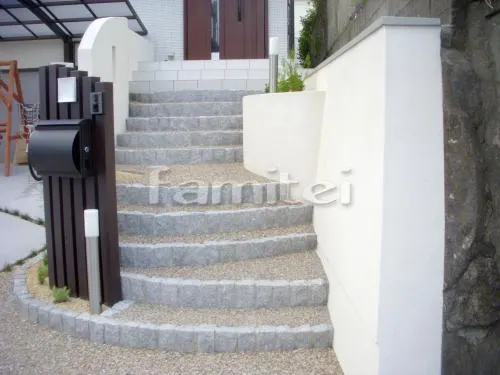 大津市 高台新築オープン外構 角柱門柱 カーポート プライスポート1台