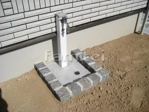 宝塚市 新築オープン外構 モダン ガラスブロック門柱 アプローチ階段