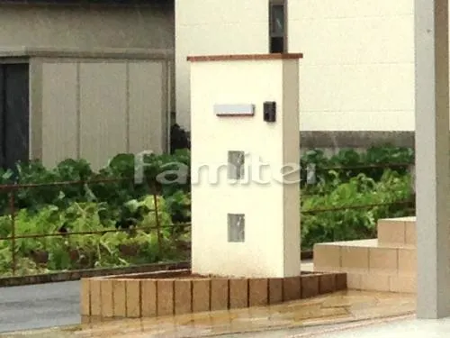 紀の川市 外構工事 玄関アプローチ階段 床石貼り カーブ曲線デザイン ガラスブロック門柱 花壇 アンティークレンガ積み 木目調アルミ笠木 郵便受けポスト 埋め込み式 口金タイプ ポーチ階段 増設 床タイル貼り カーポート 駐車場ガレージ 土間コンクリート 洗い出し目地 勝手口屋根 目隠しフェンス塀