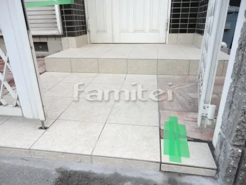 明石市 リフォーム外構 玄関まわりリフォーム 床石貼り 乱形石 石英岩 レンガ花壇リフォーム 玄関アプローチ階段リフォーム 床タイル貼り INAXイナックス グレイスランド300角 GRL-1 LIXILリクシル