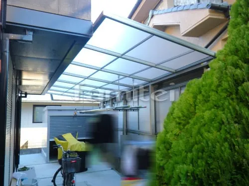 神戸市西区 リフォーム外構 アルミアーチ デザイン角柱 LIXILリクシル プラスG 勝手口門扉 洗濯干し屋根 目隠しパネル(側面 サイド) 犬走り 床土間コンクリート イナバ物置 バイク保管庫 野外物置き 収納庫 倉庫 立水栓 レンガ囲い水受け(パン) 洗い場 お庭 床タイル貼り