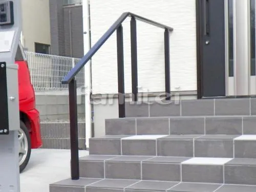 和歌山市 外構工事 玄関まわり 門柱 照明 表札 ポスト 手摺 アプローチ階段 駐車場ガレージ 土間コンクリート お庭階段通路 犬走り 防犯砂利敷き 洗濯干し屋根 レギュラーテラス屋根