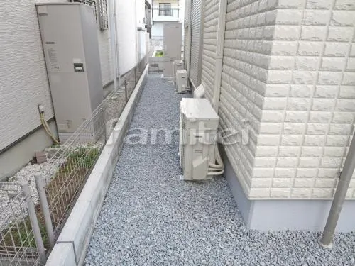 加古川市 外構工事 玄関まわり 門柱 アプローチ 植栽 角柱 目隠しフェンス 化粧ブロック花壇 ポイント床石貼り 駐車場ガレージまわり カーポート 土間コンクリート 土留め ピンコロ石積み 立水栓 犬走り 防犯砂利敷き