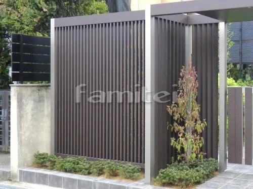 北葛城郡広陵町 外構工事 玄関まわり アプローチ アーチ 門柱 門扉 フェンス ガレージまわり 駐車場屋根 門扉 土間コンクリート 溝蓋 お庭まわり フェンス 手摺り ライト 竹垣