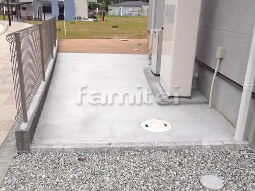 奈良市 外構工事 玄関まわり アプローチ 門柱 角柱 照明 ポスト 駐車場ガレージ床 轍(わだち) 土間コンクリート 生垣 植栽 デザインアルミ角柱 飛び石 床平板貼り 芝生張り 玄関エントランスライト照明 シンボルツリー 境界フェンス塀 犬走り 土間コンクリート