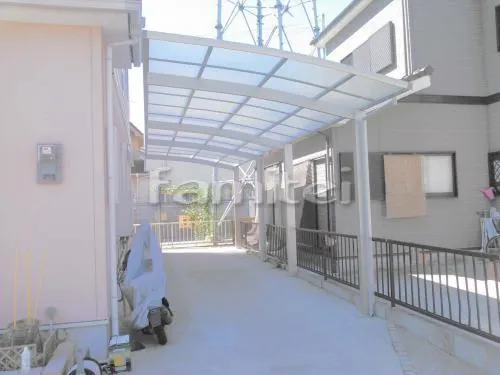大和高田市 エクステリア工事 カーポート YKKAP レイナポートグラン 縦2台用(縦連棟) R型アール屋根 ベランダ屋根 レギュラーテラス屋根 2階用 R型アール屋根 物干し 雨除け屋根 フラットテラス屋根 1階用 F型 特殊加工 斜めカット