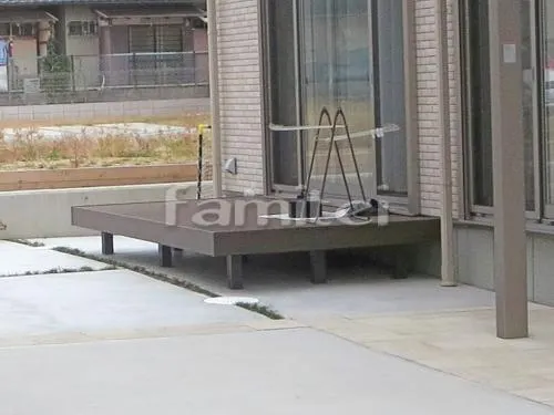 奈良市 外構工事 玄関まわり アプローチ 門柱 ガレージまわり 駐車場屋根 照明 土間コンクリート 自転車バイク屋根 人工木材ウッドデッキ お庭 床石貼り 花壇 下草 低木 植栽 玄関横 緑化ブロック ピンコロ石積み花壇