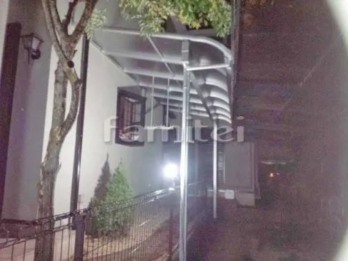 生駒郡三郷町 エクステリア工事 洗濯干し屋根 YKKAP ヴェクターテラス屋根(ベクター) 1階用 R型アール屋根 物干し