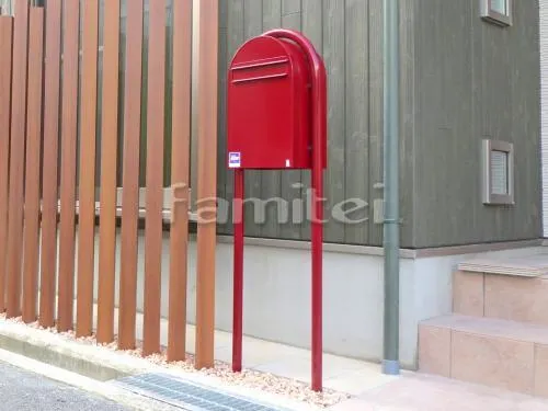 豊中市 外構工事 新築洋風 セミクローズ外構 玄関まわり 門柱 照明 表札 角柱 ポスト ポーチ 駐車場ガレージ床 土間コンクリート 車止め 溝蓋 目隠し塀 犬走り 防犯砂利敷き バラス砕石