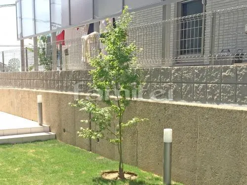 北葛城郡王寺町 外構工事 新築シンプル オープン外構 玄関まわり 門柱 花壇 表札 ポスト 袖壁 アプローチ 手すり カーポート 土間コンクリート 目隠し化粧ブロック塀 芝生 シンボルツリー タイルデッキ 洗濯干し屋根