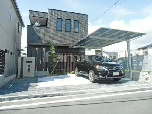 堺市東区 外構工事 新築シンプルモダン オープン外構 玄関まわり アプローチ 門柱 ポスト 植栽 ガレージまわり 駐車場屋根 土間コンクリート 目隠し塀 ウッドデッキ 犬走り 防犯砂利敷き バラス砕石