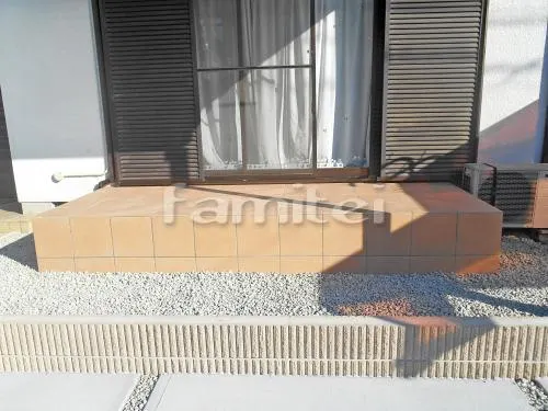 天理市 リフォームベーシック オープン外構 玄関まわり アプローチ 門柱 駐車場ガレージ床 土間コンクリート バラス砕石目地 洗濯干し屋根 タイルデッキ 土留め化粧ブロック 犬走り 防犯砂利敷き バラス砕石 防草シート加工 壁付竿掛け