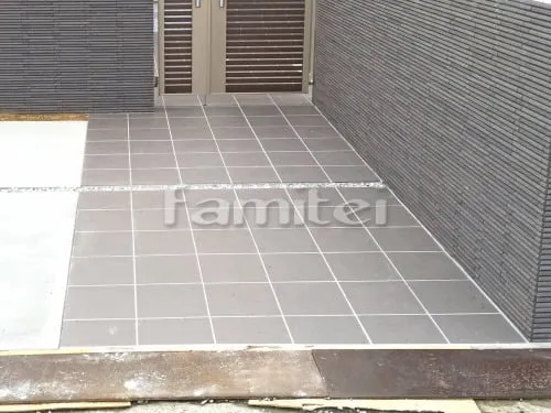 泉大津市 新築シンプル セミクローズ外構 玄関まわり アプローチ 門袖 門扉 ポスト 角柱 目隠し塀 カーポート 土間コンクリート