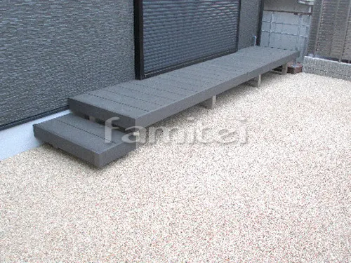 吹田市 外構工事 新築シンプル オープン外構 玄関アプローチ 門柱 土間コンクリート ウッドデッキ 立水栓 犬走り 防犯砂利敷き バラス砕石