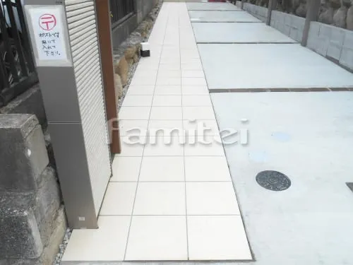 京田辺市 新築シンプル オープン外構 門柱 アプローチ 手すり カーポート 土間コンクリート 溝蓋 目隠しフェンス 境界フェンス タイルデッキ 門扉 照明 犬走り 防犯砂利敷き バラス砕石