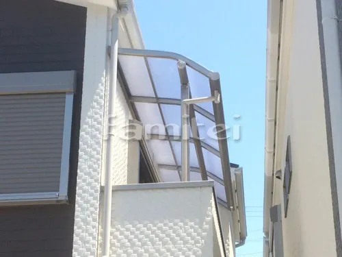 尼崎市 エクステリア工事 玄関ポーチ手摺り(手すり) LIXILリクシル グリップライン TOEXトエックス カーポート YKKAP レイナポートREグラン 1台用(単棟) R型アール屋根 前下がり 逆勾配 ベランダ屋根 レギュラーテラス屋根 2階用 R型アール屋根