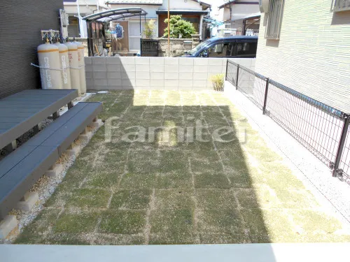 和歌山市 新築ベーシック オープン外構 カーポート 土間コンクリート 人工木ウッドデッキ 芝生 サイクルポート