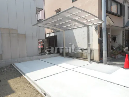 大阪市東淀川区 エクステリア工事 カーポート YKKAP レイナポートグラン 1台用(単棟) R型アール屋根 駐車場ガレージ床 土間コンクリート