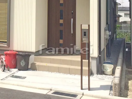 高石市 新築ベーシック オープン外構 機能門柱 LIXILリクシル ファンクションユニット アクシィ2型 16-4 駐車場ガレージ床 土間コンクリート バラス砕石 ベランダ屋根 レギュラーテラス屋根 2階用 R型アール屋根 物干し