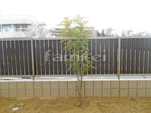 相楽郡精華町 新築ナチュラル オープン外構 玄関まわり 門柱 花壇 照明 ポスト アプローチ 手すり カーポート 土間コンクリート フェンス 植栽 芝生 門扉