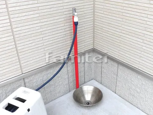 西宮市 新築ナチュラル オープン外構 玄関まわり 門柱 ポスト 花壇 植栽 土間コンクリート 境界フェンス塀 立水栓