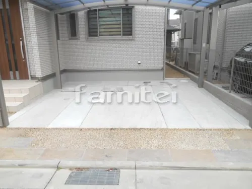 相楽郡精華町 お庭リフォーム外構 木目調タイルデッキ ピンコロ石花壇 サビミカゲ 本物そっくり人工芝 玄関前 床石貼り シンボルツリー オリーブ 下草 低木 植栽 駐車場ガレージリフォーム カーポート 駐車場ガレージ床 土間コンクリート延長 